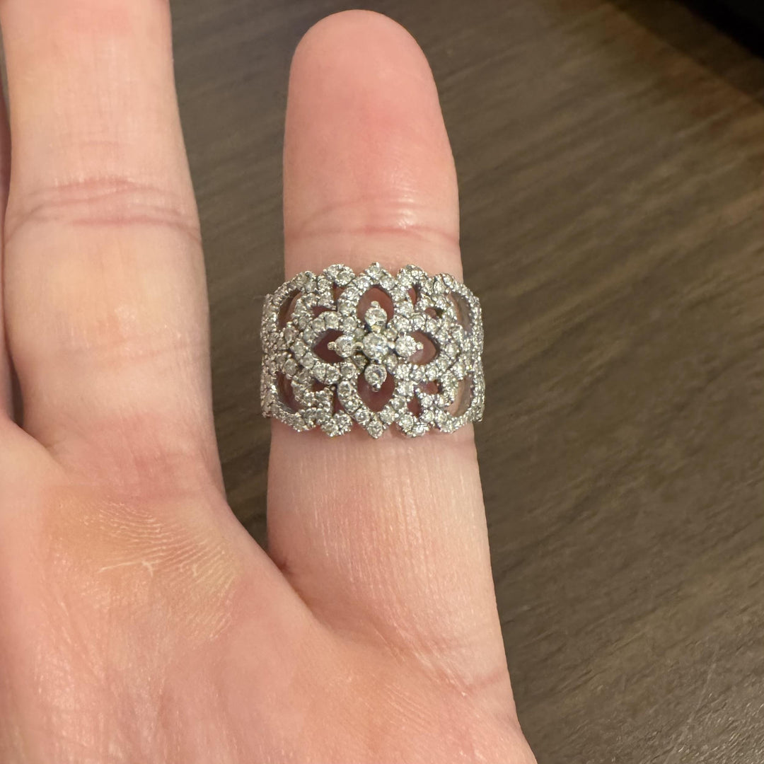 Neil Lane 14k White Gold and 1.75cttw Diamond Ladies Fancy Band Ring Size 6.5