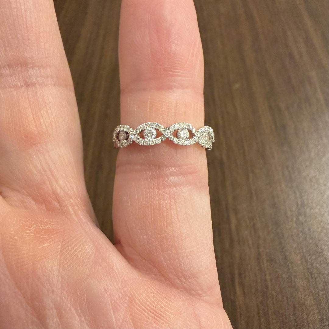 18k White Gold and 0.50cttw Diamond Band Ring Size 5.75