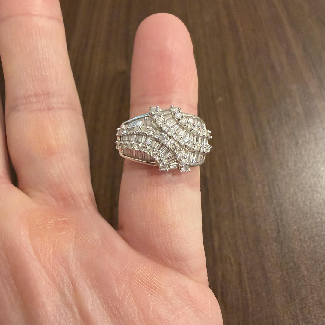 18k White Gold and 14k Yellow Gold 1.25cttw Diamond Ring Size 5.5