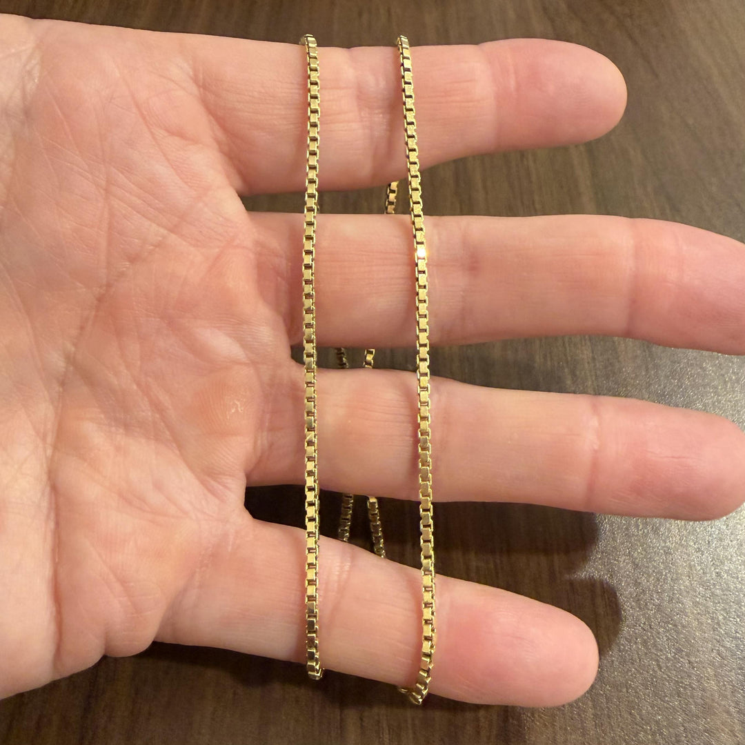 18k Yellow Gold 14.6g Vintage Solid 2mm Box Link Chain Necklace Italy 19"