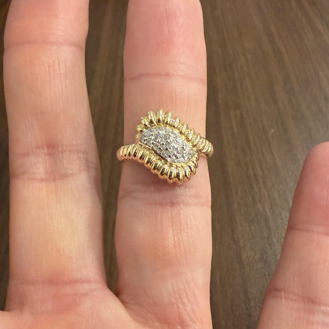 14k Yellow Gold and 0.10cttw Pave Diamond Ribbed Band Ring Size 8