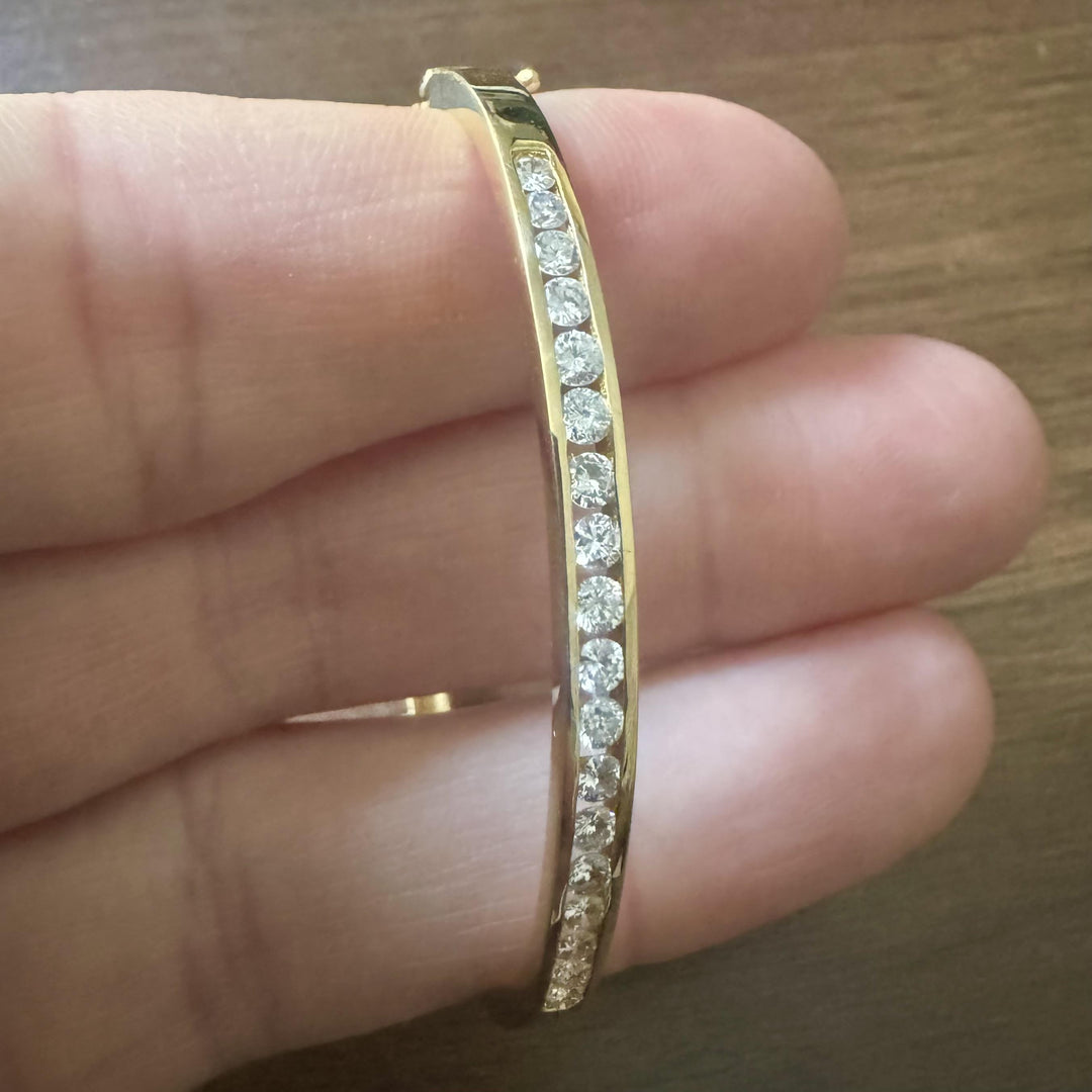 18k Yellow Gold and 1.10cttw Diamond Solid Bangle Bracelet 6.5"