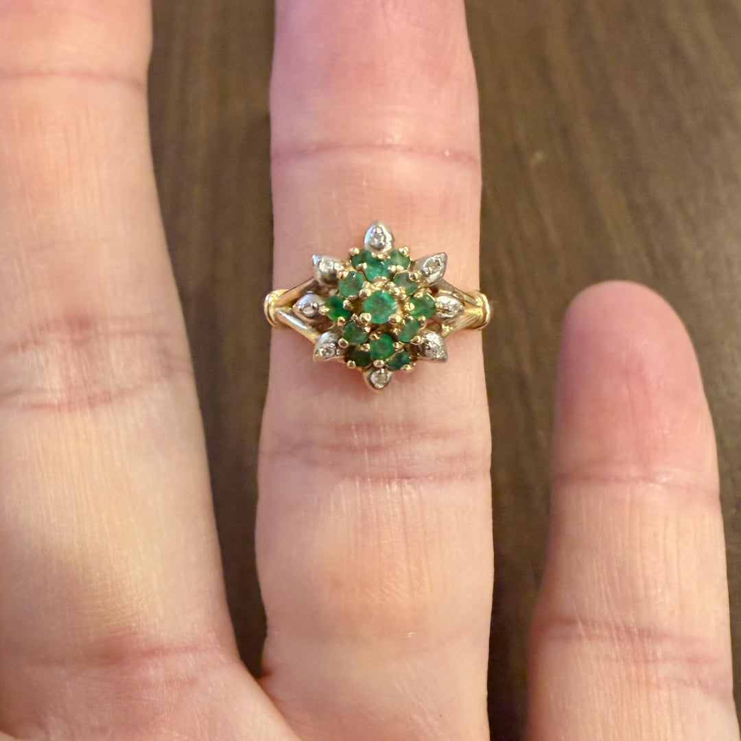 14k Yellow Gold Emerald and Diamond Floral Cluster Ring Size 6.25