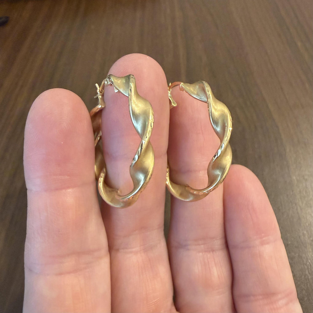 14k Yellow Gold 4.8g Diamond Cut Twisted Spiral Hoop Earrings 1.5"