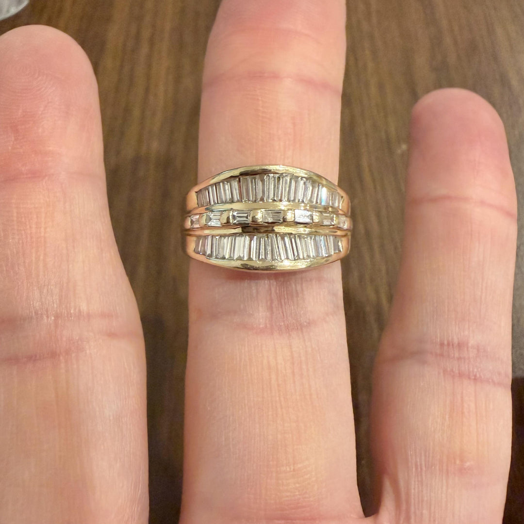 18k Yellow Gold and 2cttw Baguette Diamond Men's Ring Size 9.5