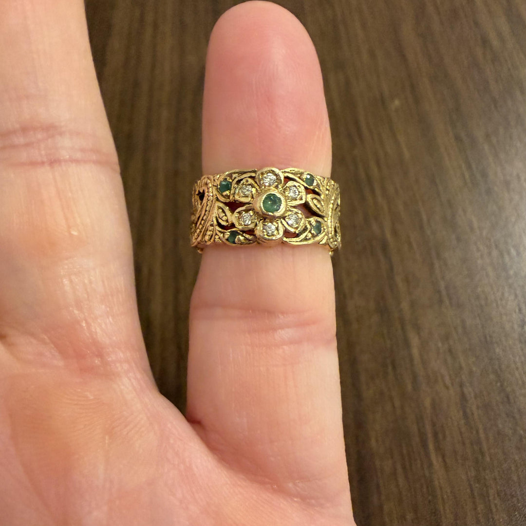 14k Yellow Gold Emerald and Diamond Vintage Band Ring Size 4.75
