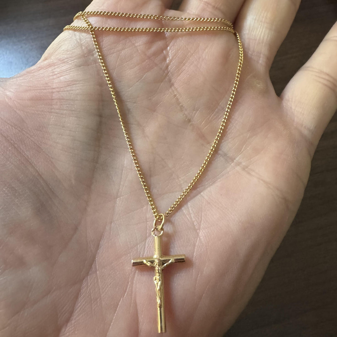 19k Portuguese Yellow Gold 5.8g Curb Chain and Crucifix Pendant Necklace 24"