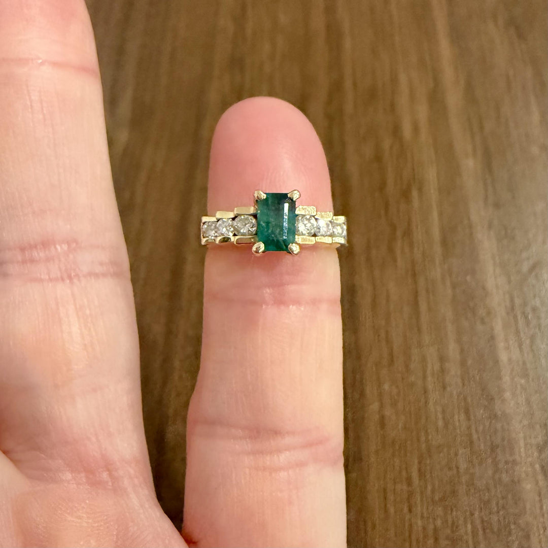 14k Yellow Gold 0.70ct Emerald and Diamond Ladies Ring Size 4