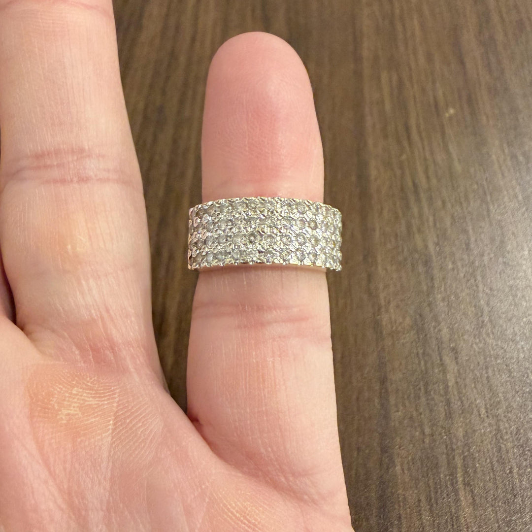 14k Yellow Gold and 1cttw Pave Diamond Vintage Ladies Band Ring Size 5.25
