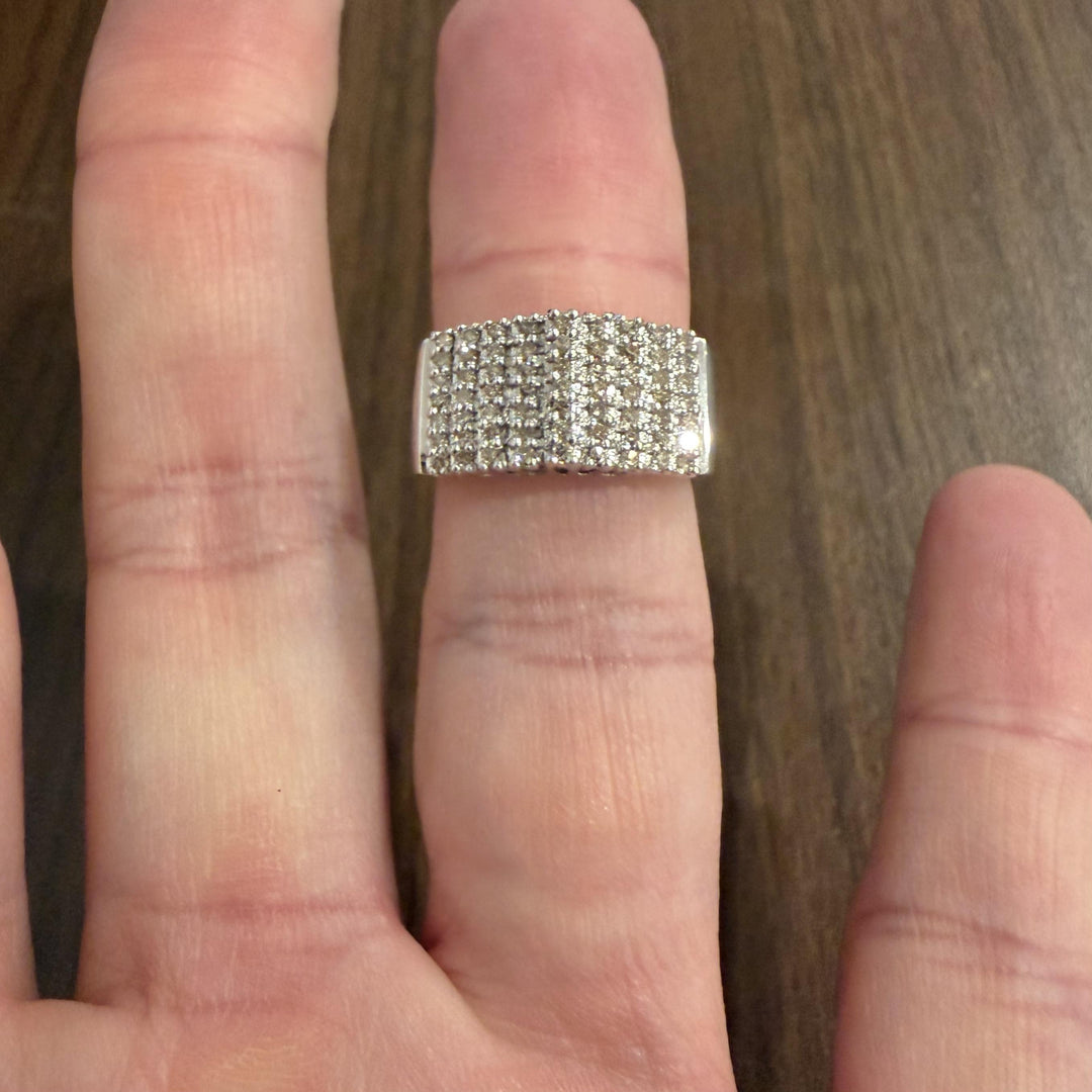 10k White Gold and 0.50cttw Diamond Crowned Band Ring Size 7