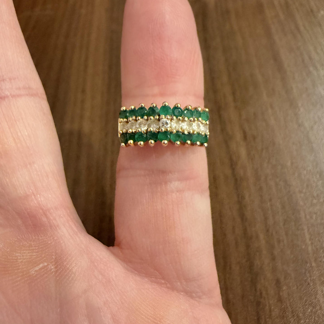 14k Yellow Gold Emerald and 0.20cttw Diamond Vintage Band Ring Size 5