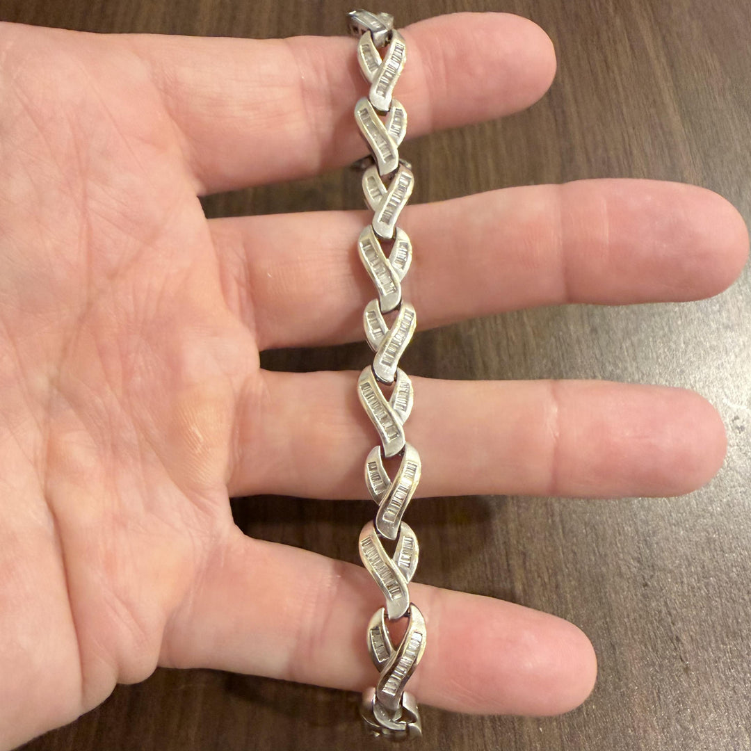 18k White Gold and 1.50cttw Baguette Diamond Heavy 27g Link Bracelet 7.25"