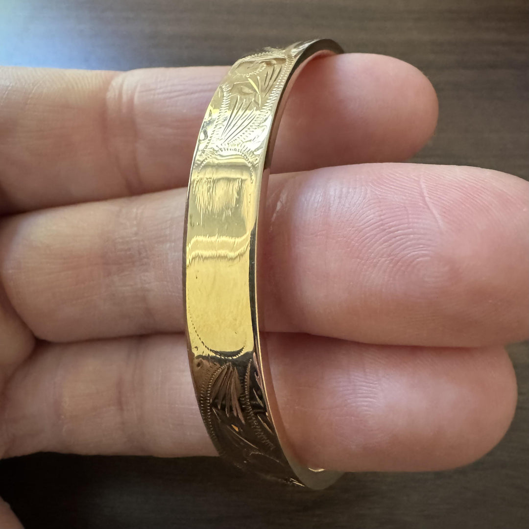 14k Yellow Gold 13.9g Ladies Flat Edge Engraved and Polished Bangle Bracelet 7"