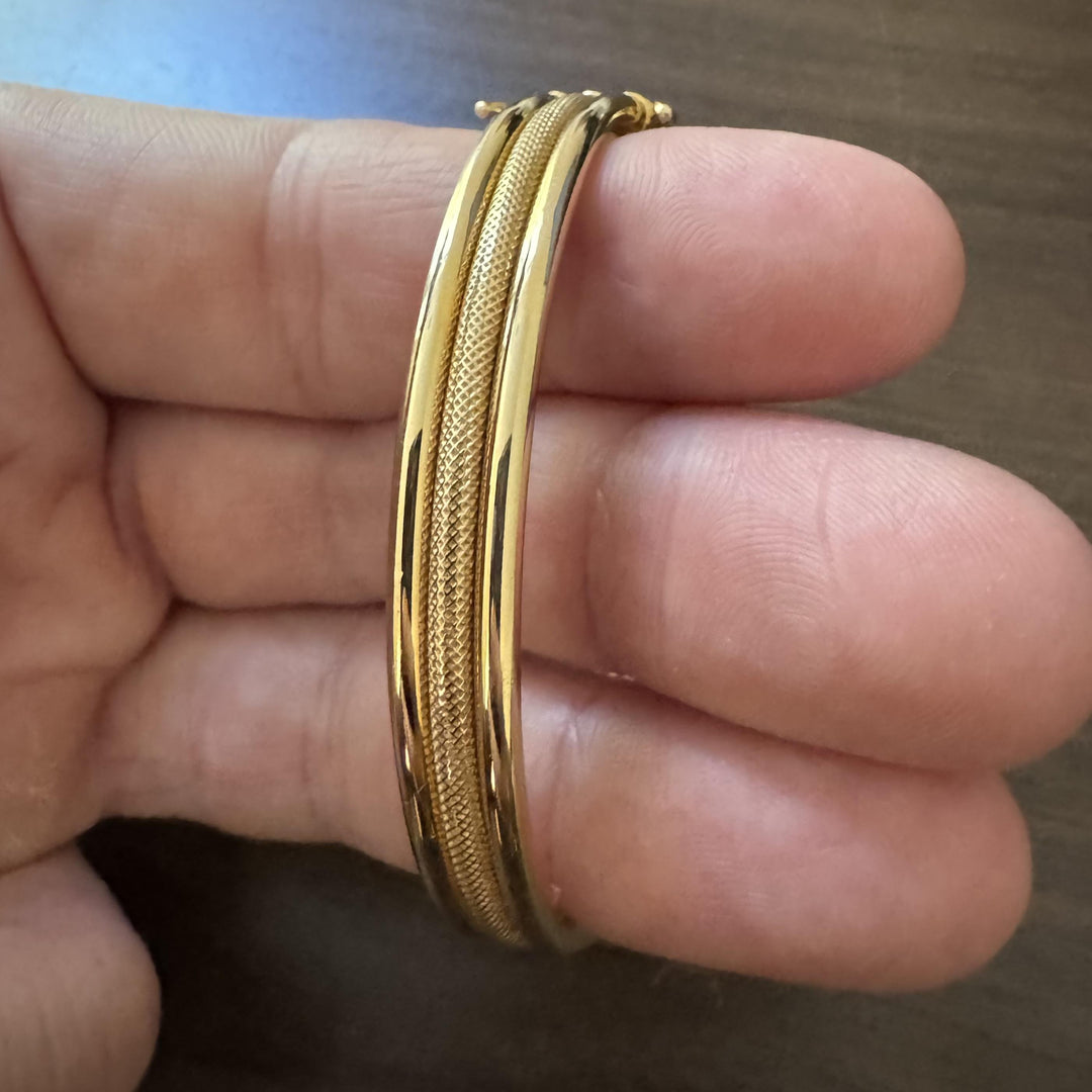 14k Yellow Gold 11.8g Polished and Textured Three Bangle Bracelet Italy 7"