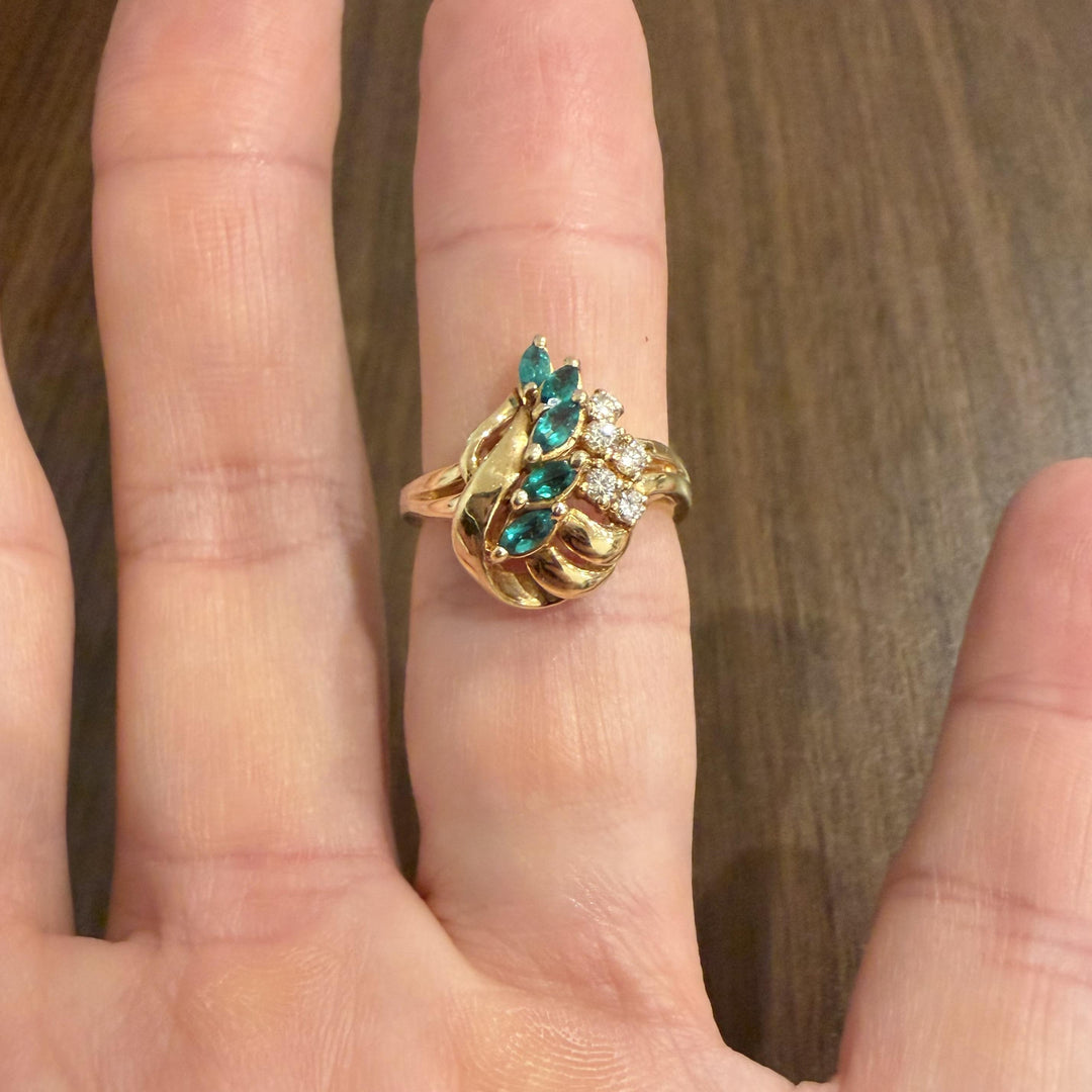 14k Yellow Gold Emerald and Diamond Ladies Floral Ring Size 8
