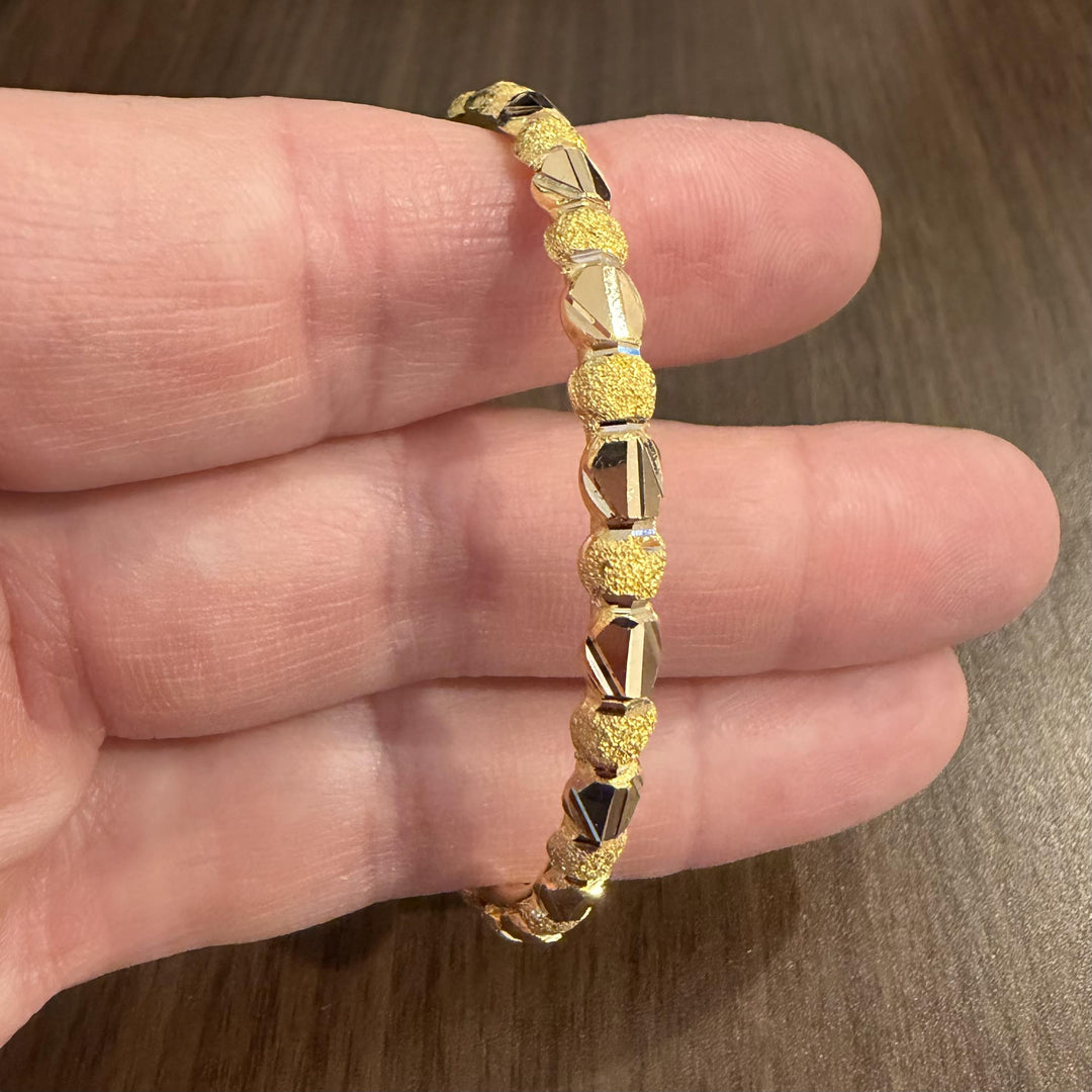21k Yellow Gold 8.8g Diamond Cut Polished and Textured Bangle Bracelet 7.5"