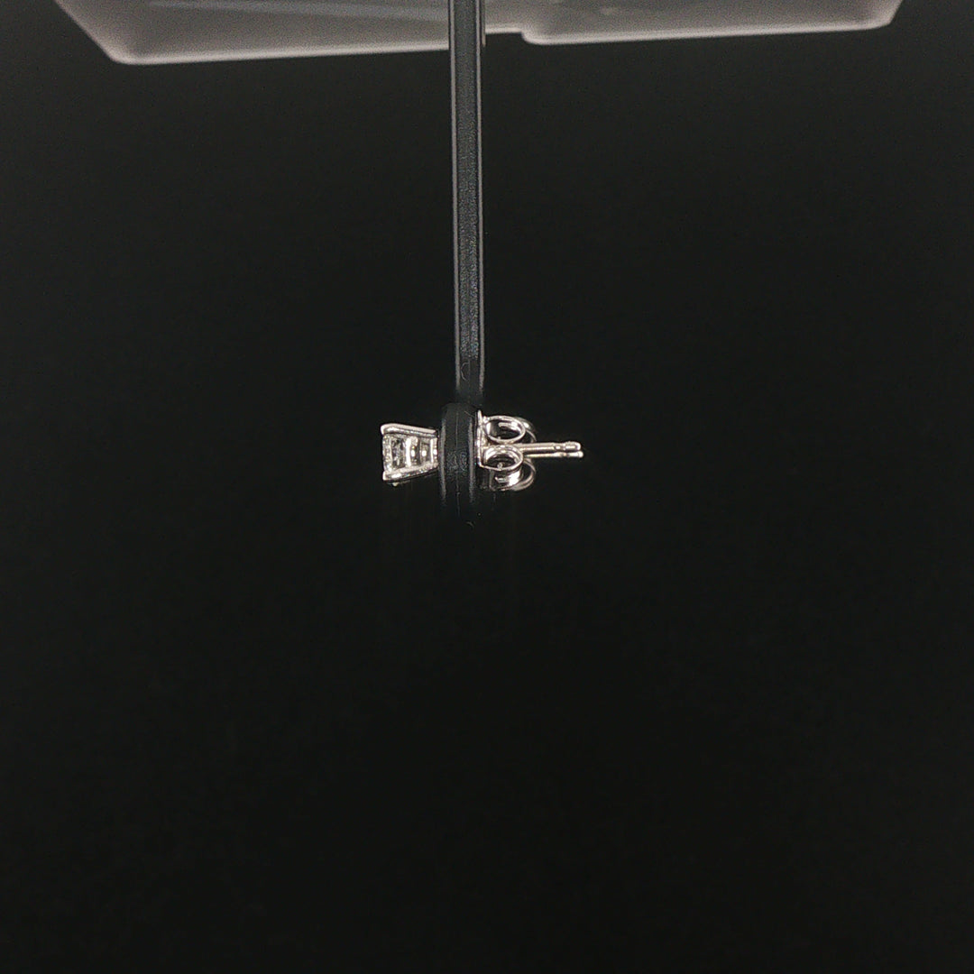Brand New 0.55cttw Natural Diamond Stud Earrings in 14k Gold