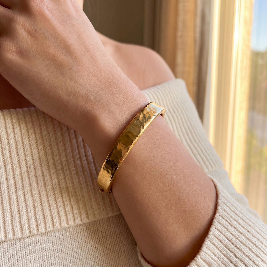 18k Yellow Gold 24.5g Vintage Heavy Hammered Bangle Bracelet 7"