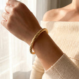 14k Yellow Gold 7g Hollow Light 5.5mm Twisted Spiral Bangle Bracelet Italy 7"