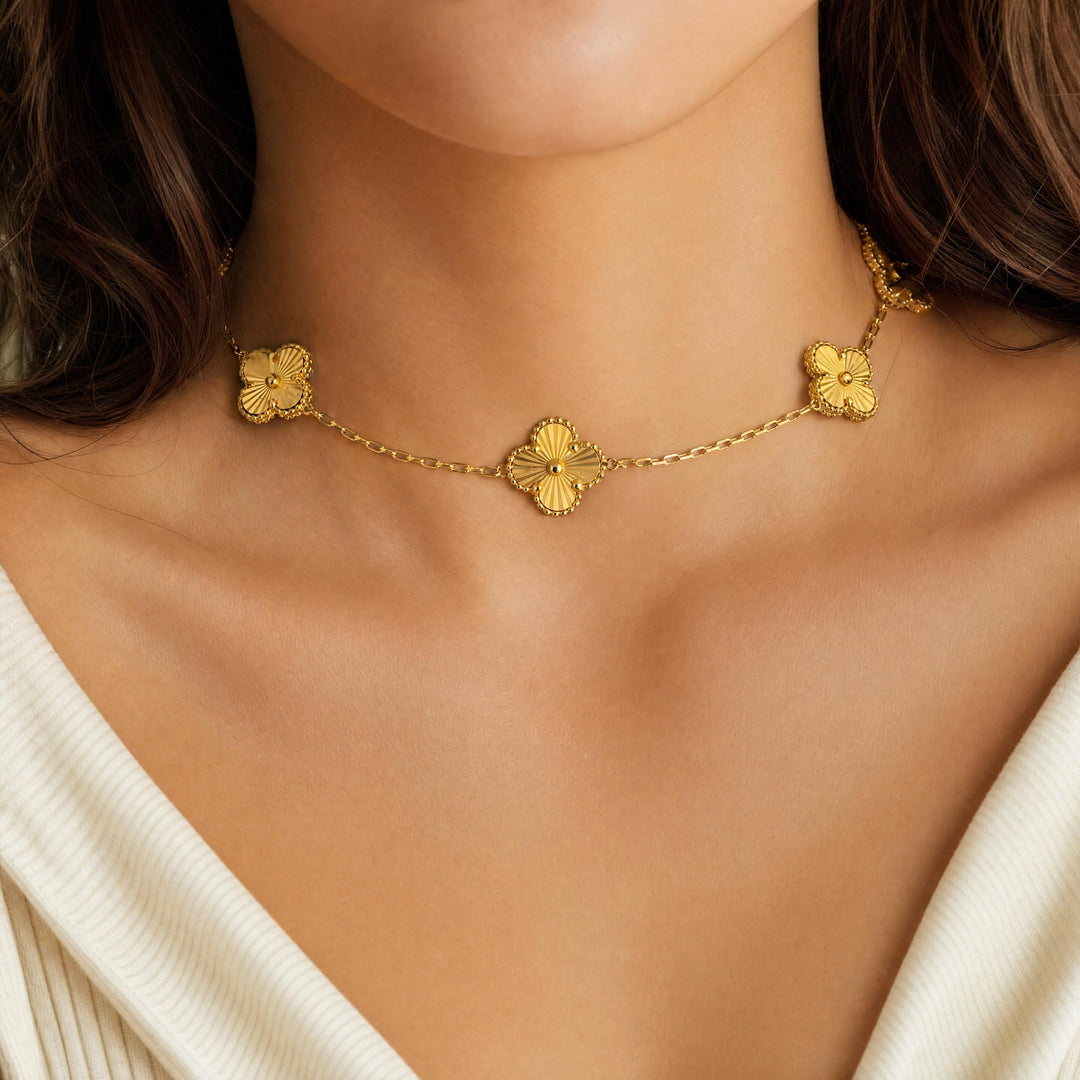 21k Yellow Gold 21.2g Solid Cable Link Clover Motif Choker Necklace 13.5"