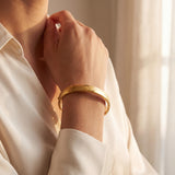 18k Yellow Gold 20.3g Heavy Polished & Brushed Striped Bangle Bracelet Italy 7"