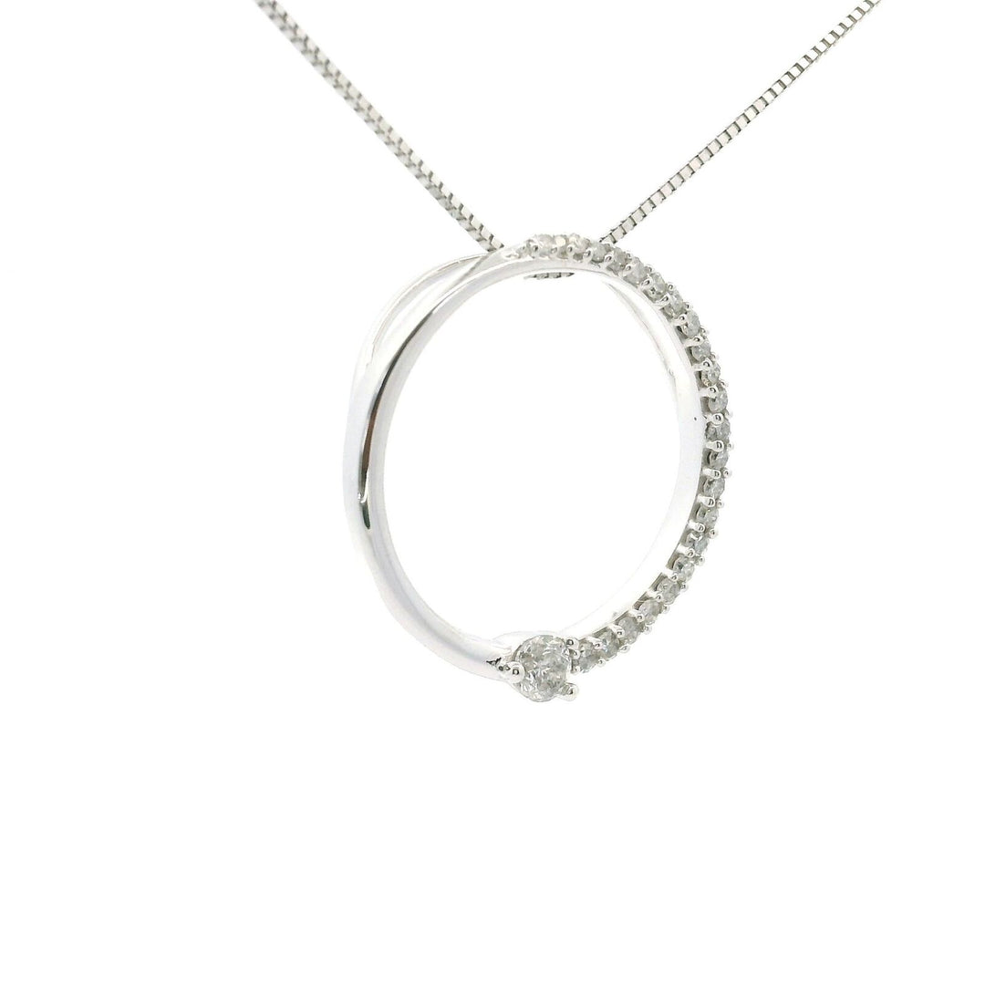 Brand New 14k White Gold and Diamond Circle Pendant Necklace 18"