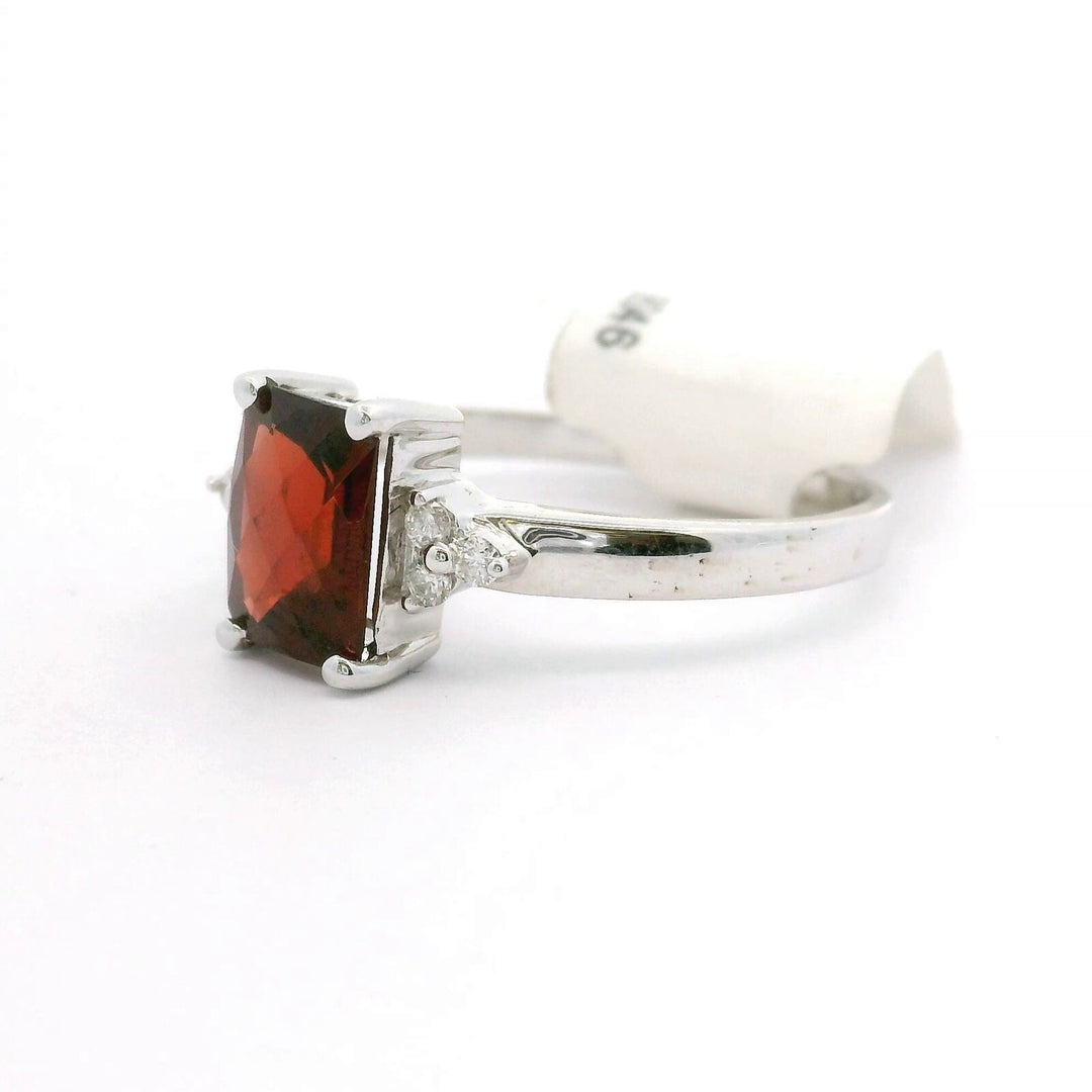 Brand New Red Garnet and Diamond Ring in 14k White Gold Size 6.25