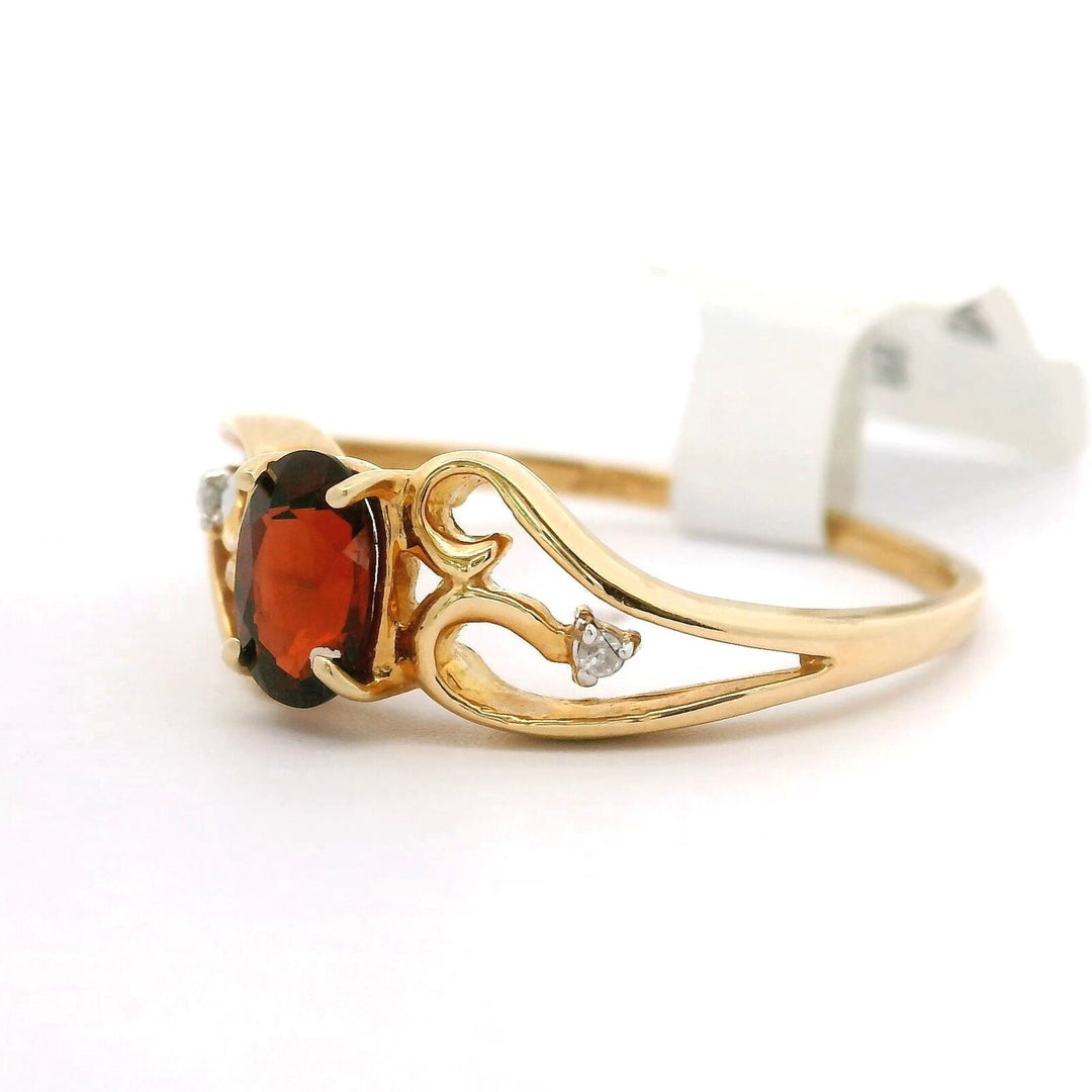 Brand New Red Garnet and Diamond Ring in 14k Yellow Gold Size 7.25