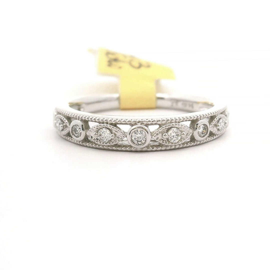 Brand New Diamond Vintage Style Band Ring in 14k White Gold Size 7