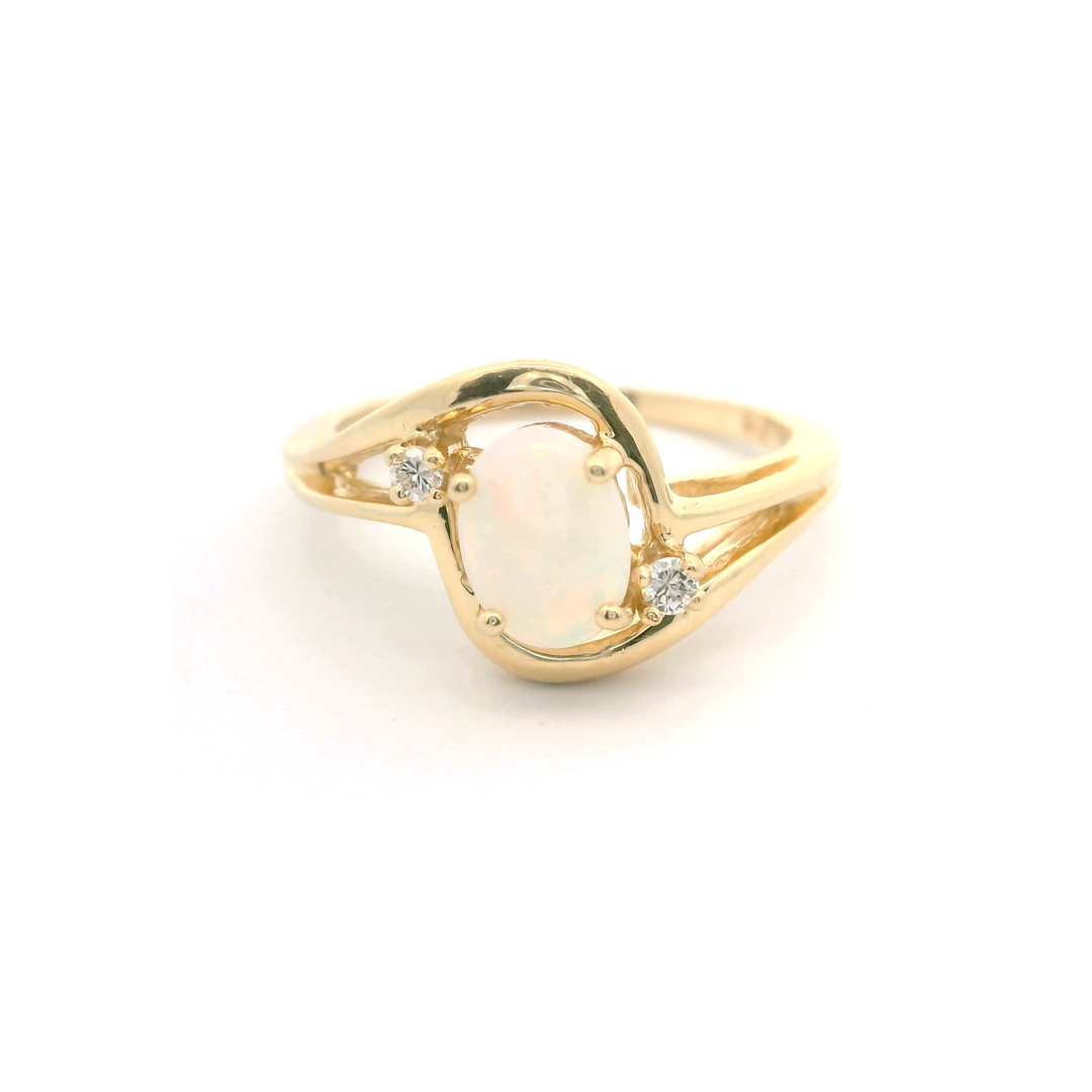 14k Yellow Gold Ladies Opal and Diamond Ring Size 6